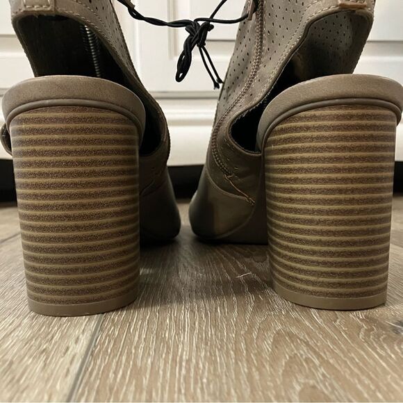 A.N.A. Tasha Zip Peep Toe Heeled Ankle Boots Size 11 - Picture 7 of 9